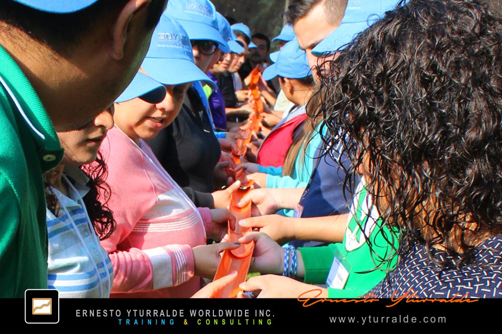 México Team Building | Team Building en México fortaleciendo liderazgo y trabajo en equipo con Ernesto Yturralde